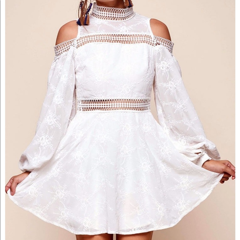 NWT Ellis Open Back Dressy Floral dress WHITE